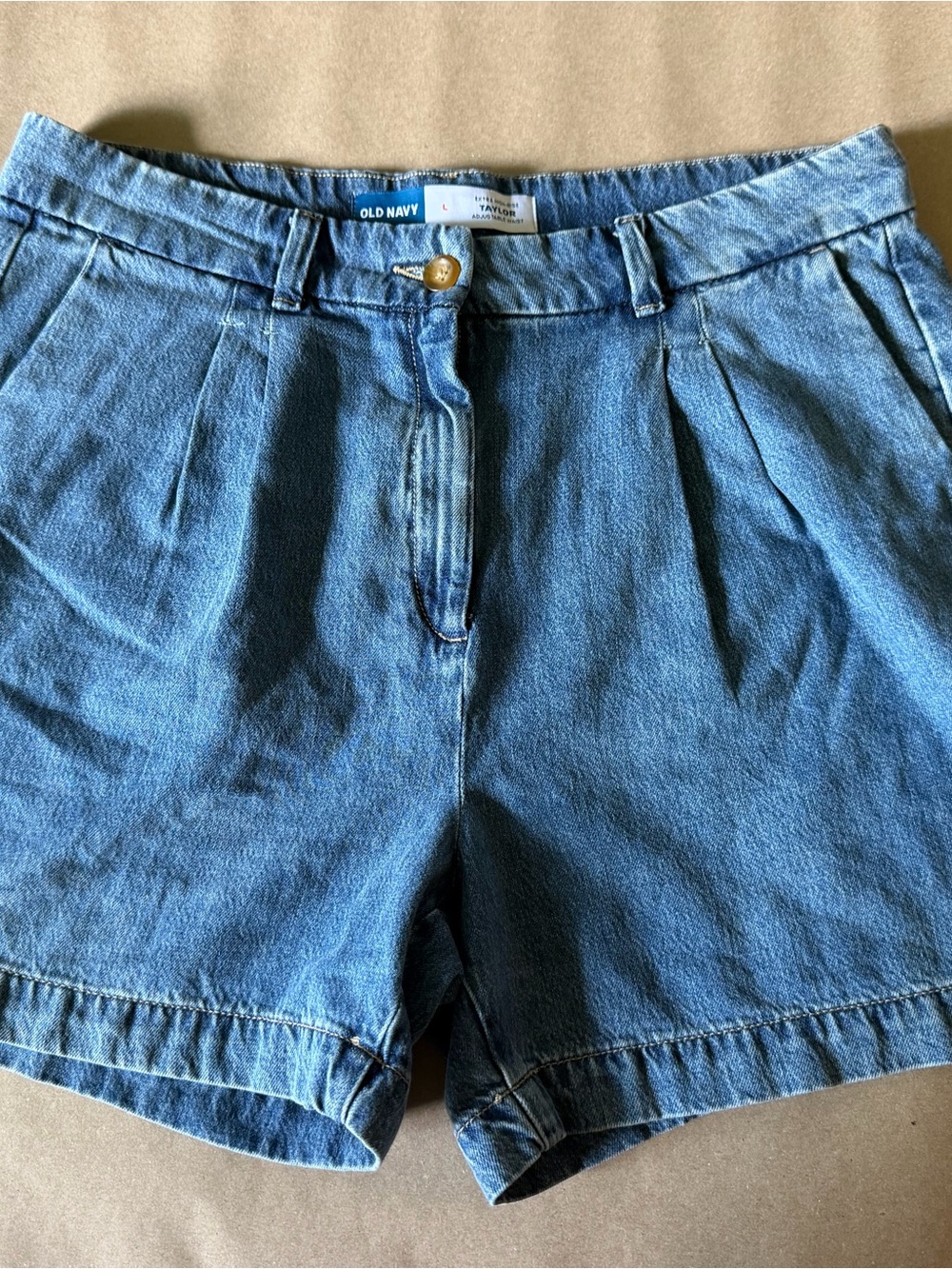 Old Navy Taylor Pleated Shorts